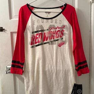 Detroit Red Wings 3/4 Sleeve Raglan Shirt new with tags